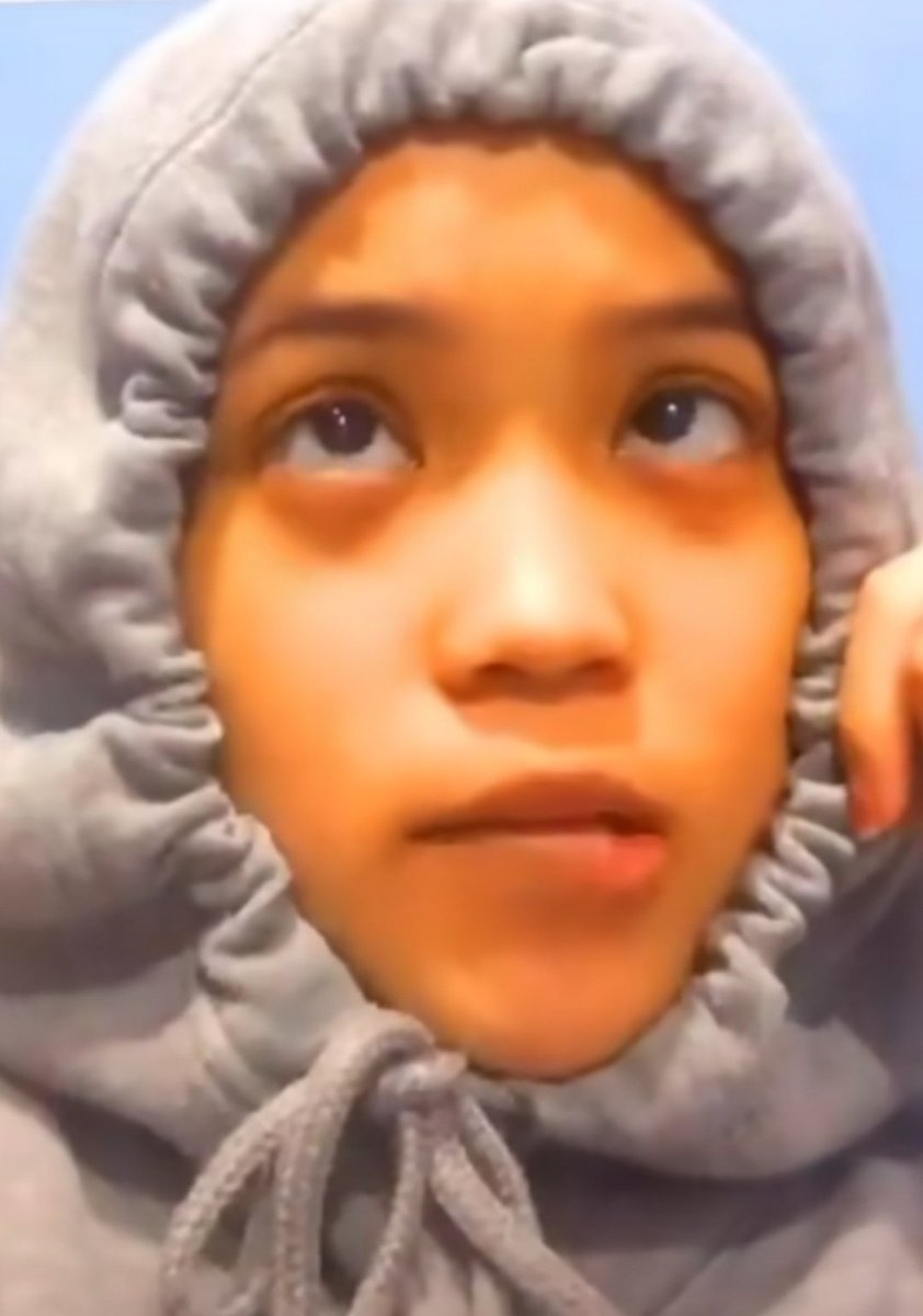 Tonton Baby Putie Eksotis beraksi nakal dengan pakaian terbuka