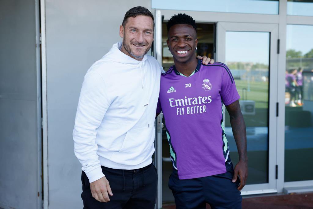 vinijr's tweet photo. LEGEND 🤯🙏🏾 @Totti https://t.co/mIkSyrGjaT