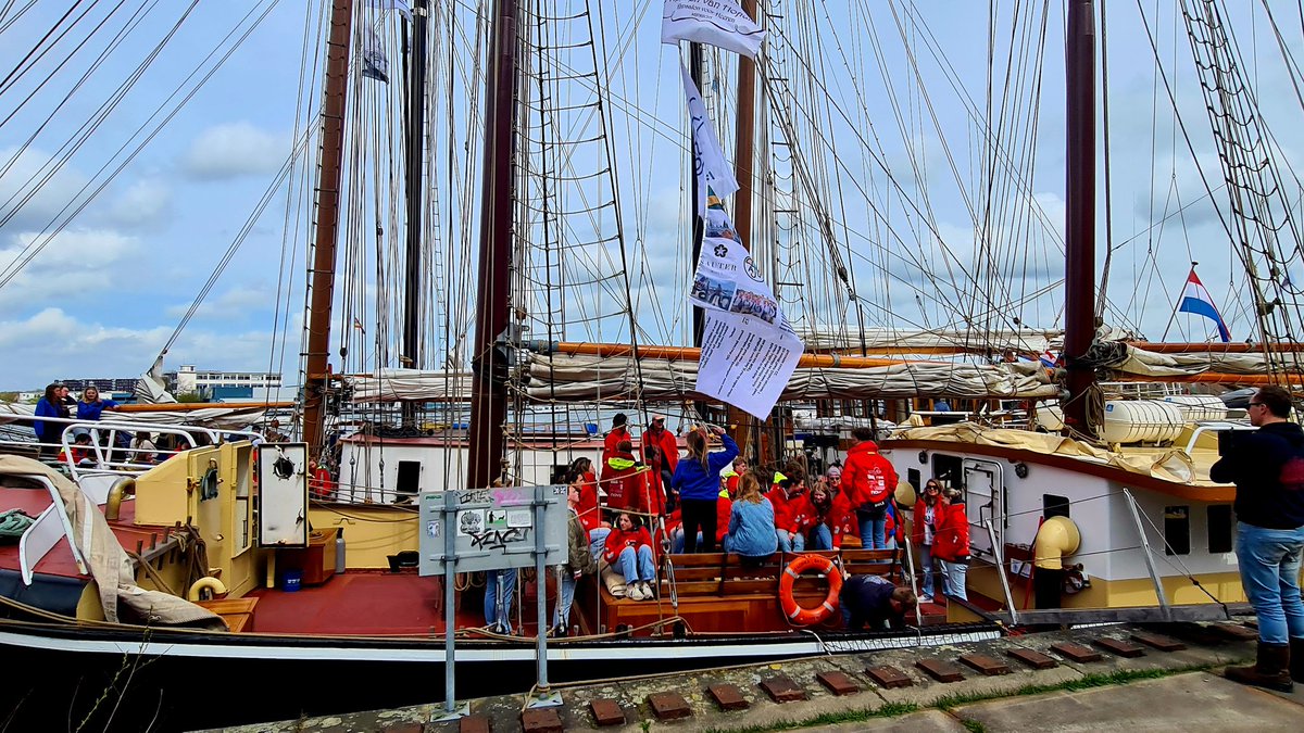 PersburoUNN's tweet photo. Finish #RaceOfTheClassics #JavaEiland #RaceOfTheClassics2023 Amsterdam https://t.co/UTxeeDO3ac