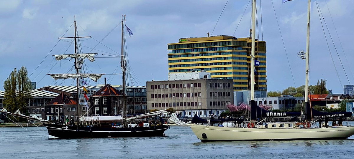 PersburoUNN's tweet photo. Finish #RaceOfTheClassics #JavaEiland #RaceOfTheClassics2023 Amsterdam https://t.co/UTxeeDO3ac