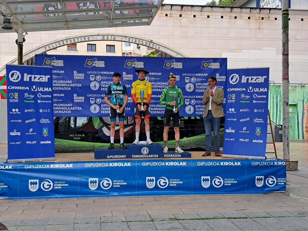 🟡 Sailkapen orokorreko garailea:
🟡 General classification winner:

1. Cole (ZAP)
2. Beldon (ANE)
3. Pattinson (TOF)

#GipuzkoaKlasikoa | #Egia