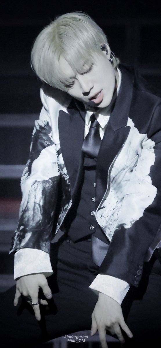 kin_718's tweet photo. 2023.4.22 
TAEMIN RE:ACT

BLACK ROSE

#태민 #TAEMIN #テミン https://t.co/HozyGgLnXt