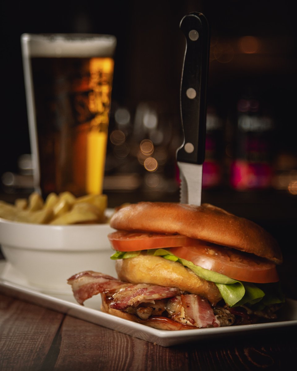 Feeling a bit fragile after the weekend? 🤕

Nothing one of our delicious burgers can't cure! Paired well with a refreshing pint (but that part is optional) 😏🍻

Serving food until 9:30pm 🍔