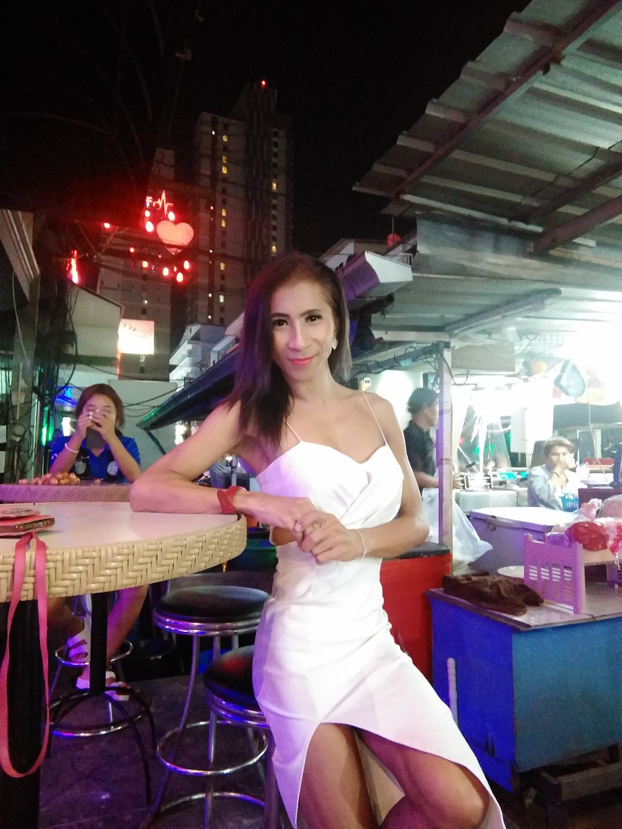 momencolourgray's tweet photo. #โสดๆโหมดอยากได้จุกๆ!!!😜😘🥃🍺🤟👌 https://t.co/TKFoKe6zmw