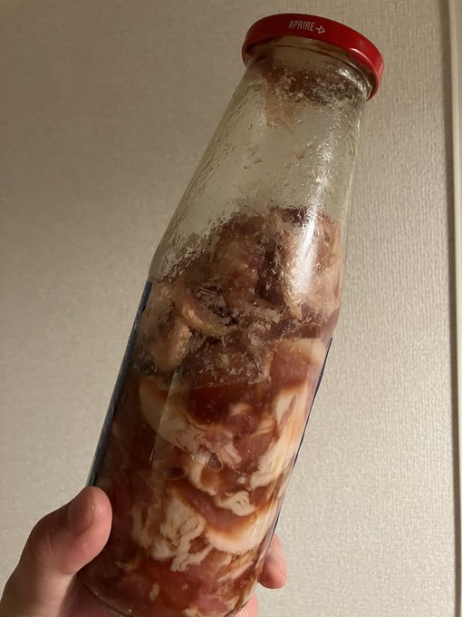 トマト瓶に残ったトマトと豚バラ、本つゆに、ジンジャーパウダーを加えシェイクして寝かせたアシモスペシャル
我が胃袋にボナペティ 