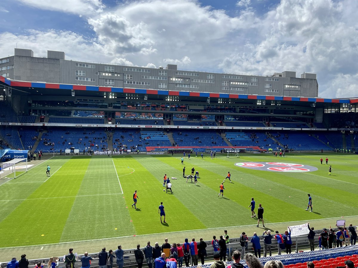 Basel, Sonntag-Nachmittag, 19 Grad 

Zeit, um mit den Unentschieden aufzuhören und die Schlussoffensive auf den 2. Rang ernsthaft zu starten @FCBasel1893 ❤️💙

#rotblaulive #Joggeli #FCBFCL