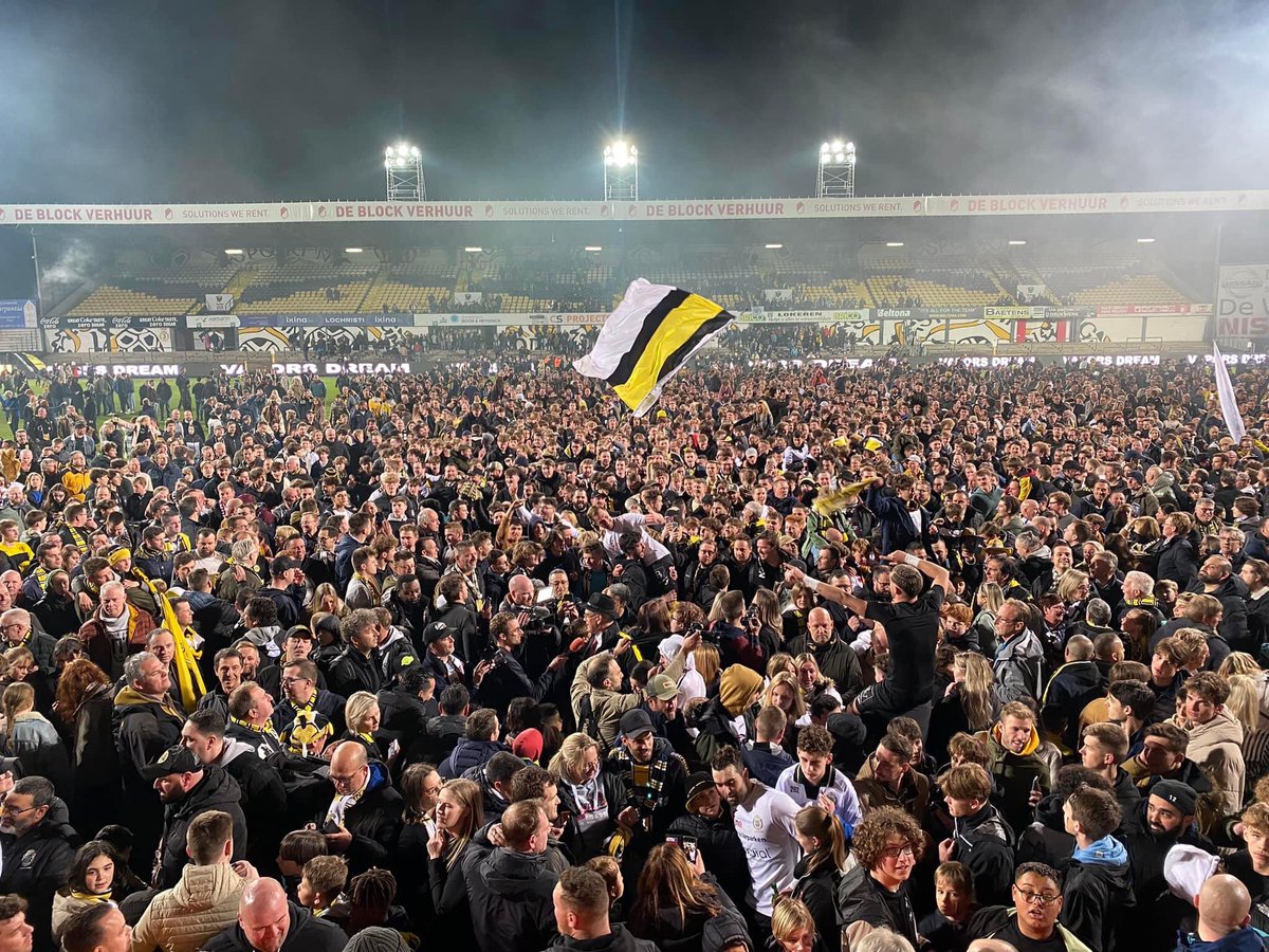 𝐋𝐄𝐕𝐄 𝐒𝐏𝐎𝐑𝐓𝐈𝐍𝐆! 🤍🖤💛
👋 22 april 2020: Start KSC Lokeren - Temse
🏆 22 april 2023: Kampioen in 2e Nationale