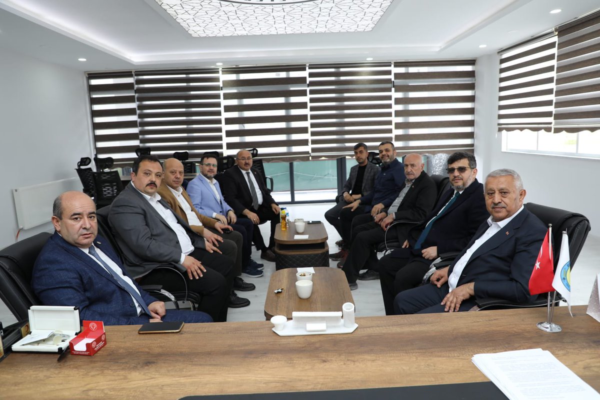 GuvenirSureyya's tweet photo. Ak Parti önceki dönem Milletvekilimiz Ahmet Koca
Afyon Belediye Başkanımız Mehmet Zeybek
Bolvadin Belediye Başkanımız Fatih Kayacan
Ak Parti ilçe Başkanımız Hasan Topçu
İl Genel Meclis Üyelerimiz A.Kadir Emrullahoğlu ve Carullah Kolay
bizleri belediyemizde ziyaret ettiler. https://t.co/IPA74pNqJe