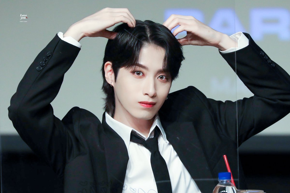 LOVEYOU_0110's tweet photo. 210606 211106 211114
#원어스 #시온 #ONEUS #XION #シオン https://t.co/4XpeX2mPdx