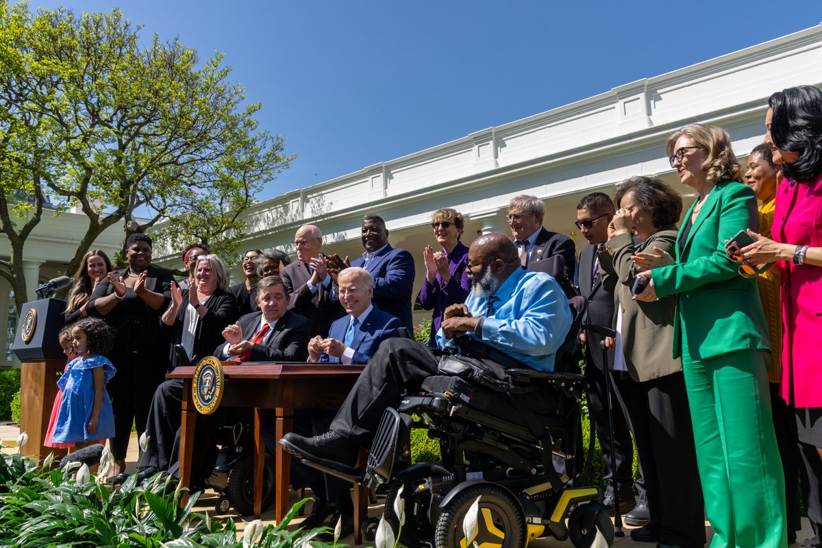 WhiteHouse46's tweet photo. Making child care affordable for American families, President Biden’s Executive Order on care will reduce costs for families benefitting from the Child Care and Development Block Grant. https://t.co/XEEPpsS8X8