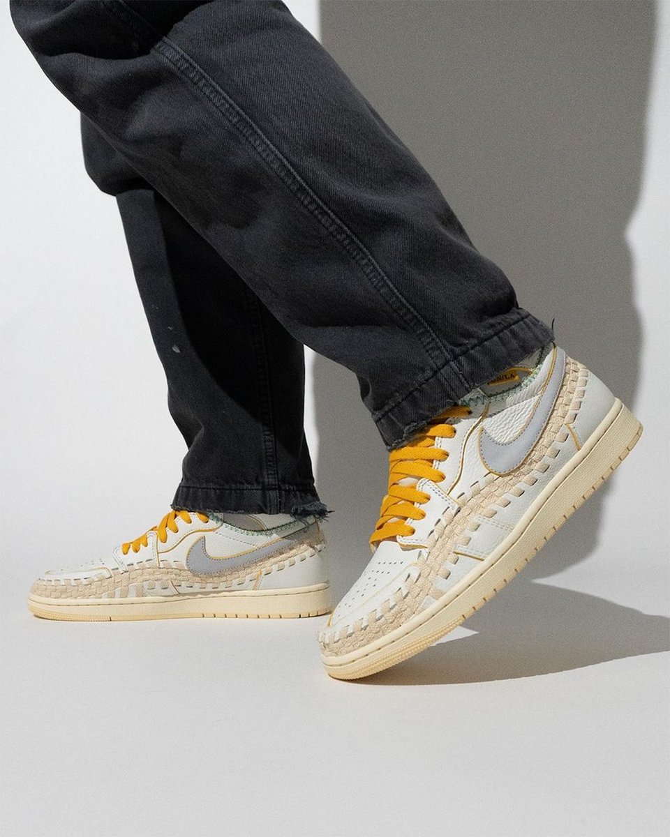 Sneaker News tweet media