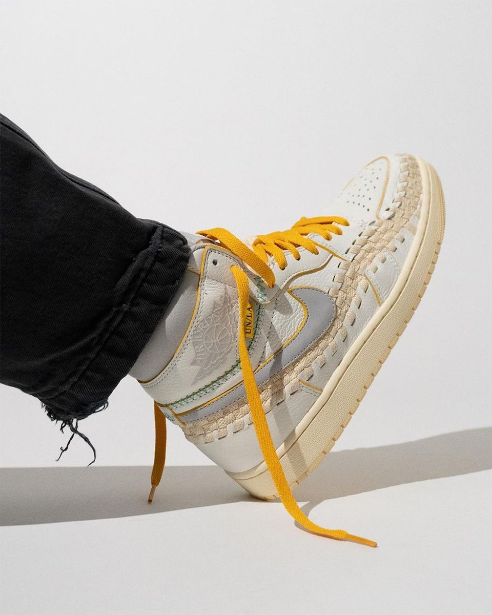 Sneaker News tweet media