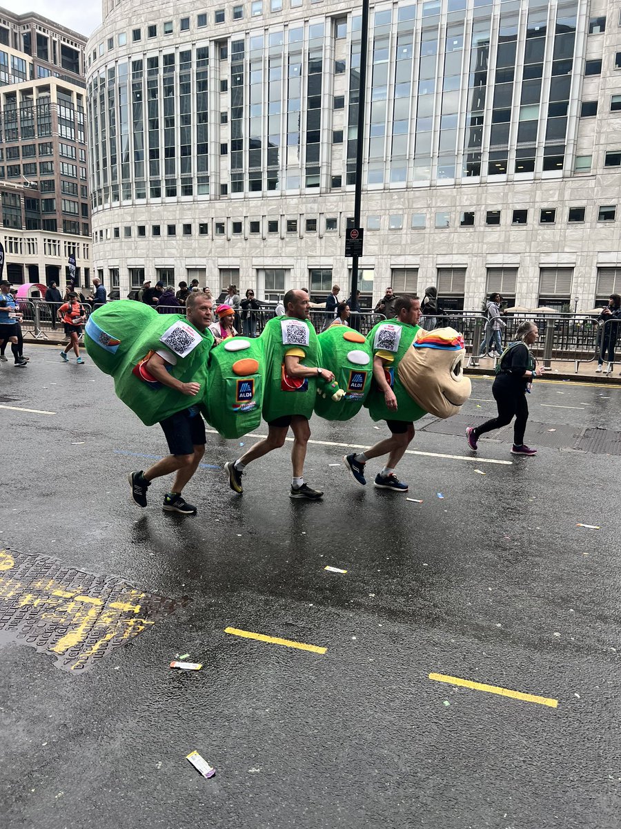 JLittledale's tweet photo. Spotted someone WAY better than anyone called Colin in Canary Wharf #capturecuthbert https://t.co/jYXasPzvMw