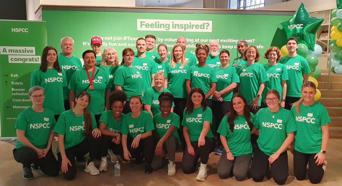 back2best's tweet photo. 2023 @LondonMarathon @NSPCC Soft Tissue Team! #back2best https://t.co/Ifgz0ePgq3