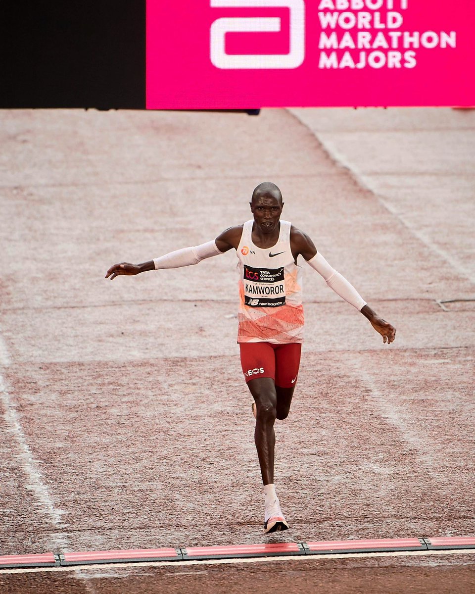 What a day at the @LondonMarathon 🥵 2️⃣. Geoffrey Kamworor/ 2:04:23 4️⃣. Leul Gebresilase / 2:05:45 5️⃣. Yalemzerf Yehualaw / 2:18:53 Unfortunately Genzebe, Birhanu and Kenenisa didn’t finish the race. #NNRunningTeam 📷 @LondonMarathon