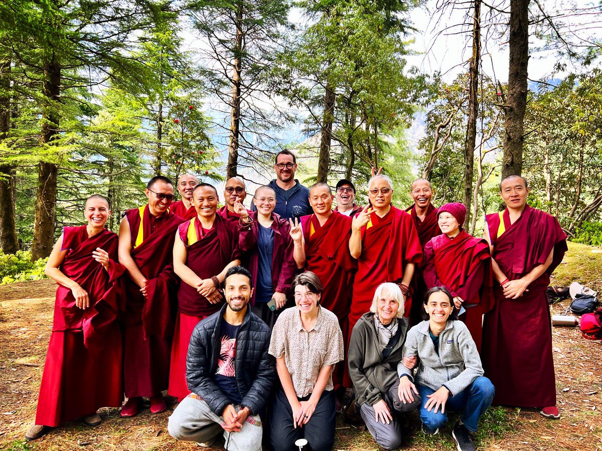 bobbydevito's tweet photo. Apparently I’m still an 8 year old in large groups 🤣
The Geshes and students from https://t.co/3tX1ocEeEE on a trek and picnic today.
(that’s me in the back giving Geshe Gyaltsen the rabbit ears)
#IStandWithDalaiLama #freetibet #shide #drepungloseling https://t.co/GySdmDUpYy