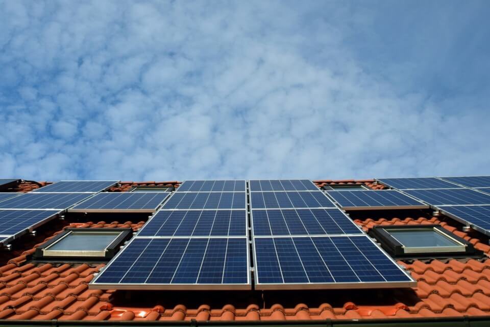 Iban84's tweet photo. @Arauzo_E_Hijos 

AHORRARÁS DESDE EL PRIMER DÍA
Acceso a ventajas como:
▶️DESCUENTO HASTA UN
DESGRAVACIONES FISCALES
17%
▶️COMPENSACIÓN DE EXCEDENTES
EN TU INSTALACION FOTOVOLTAICA
▶️PROTECCIÓN FRENTE A SUBIDAS DE LA LUZ https://t.co/ISddqGsrCv