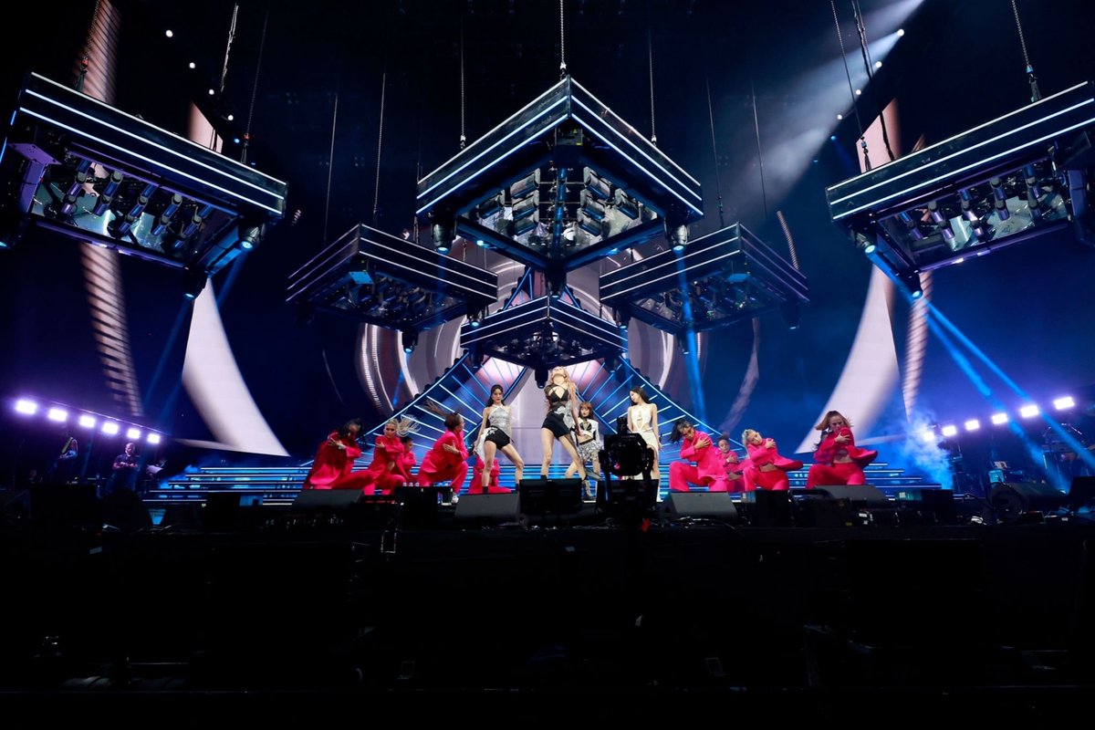 vampireholIi's tweet photo. BLACKPINK HD Coachella Photos
Week 2
— a thread (30/n)

#BLACKPINKxCoachella #PINKCHELLA https://t.co/DhLBPzng2S