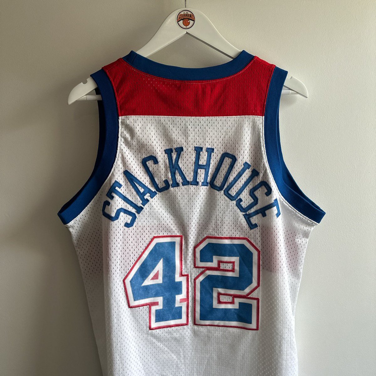 Atthebuzzer_UK's tweet photo. Some throwback STACK jersey goodness here, grab it alongside many others in tomorrow nights 00’s jersey drop.
8pm on our buzzer website 🔥
#nbajersey #basketballJersey #wizards #jerrystackhouse #bullets https://t.co/ALIxJsRxvn