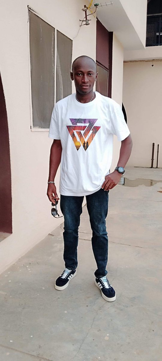 teddyebejuo's tweet photo. Wishing myself a productive and successful new year. As I blow the candles on my cake, may all the looming sadness and negativity be blown away.
This special day makes me a year older and more beautiful/handsome than ever! Happy birthday to me🎉🎉🎉 https://t.co/gMpATXcEh0