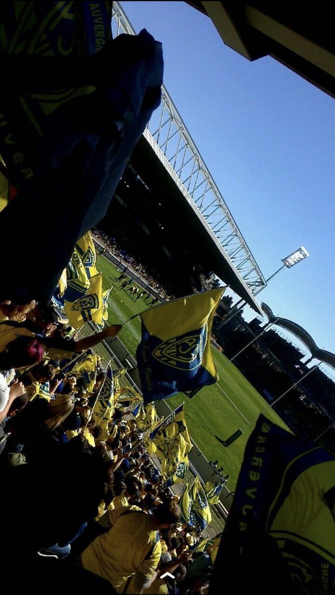 Guerriergaulois's tweet photo. Il y a 6 ans jour pour jour l’@ASMOfficiel se qualifiait pour une nouvelle finale de coupe d’Europe en bâtant le @leinsterrugby dans un stade Gerland en fusion💛💙 #asmca #asmlei #CHAMPIONSCUP #YellowArmy https://t.co/RVH4eMqKd4