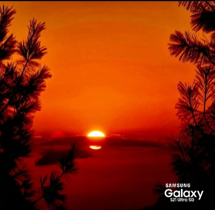 Usmanjavid18's tweet photo. @SamsungMobile  capturing the sunset #GalaxyS23 #SharetheEpic #Samsung https://t.co/yCNOv9wi37