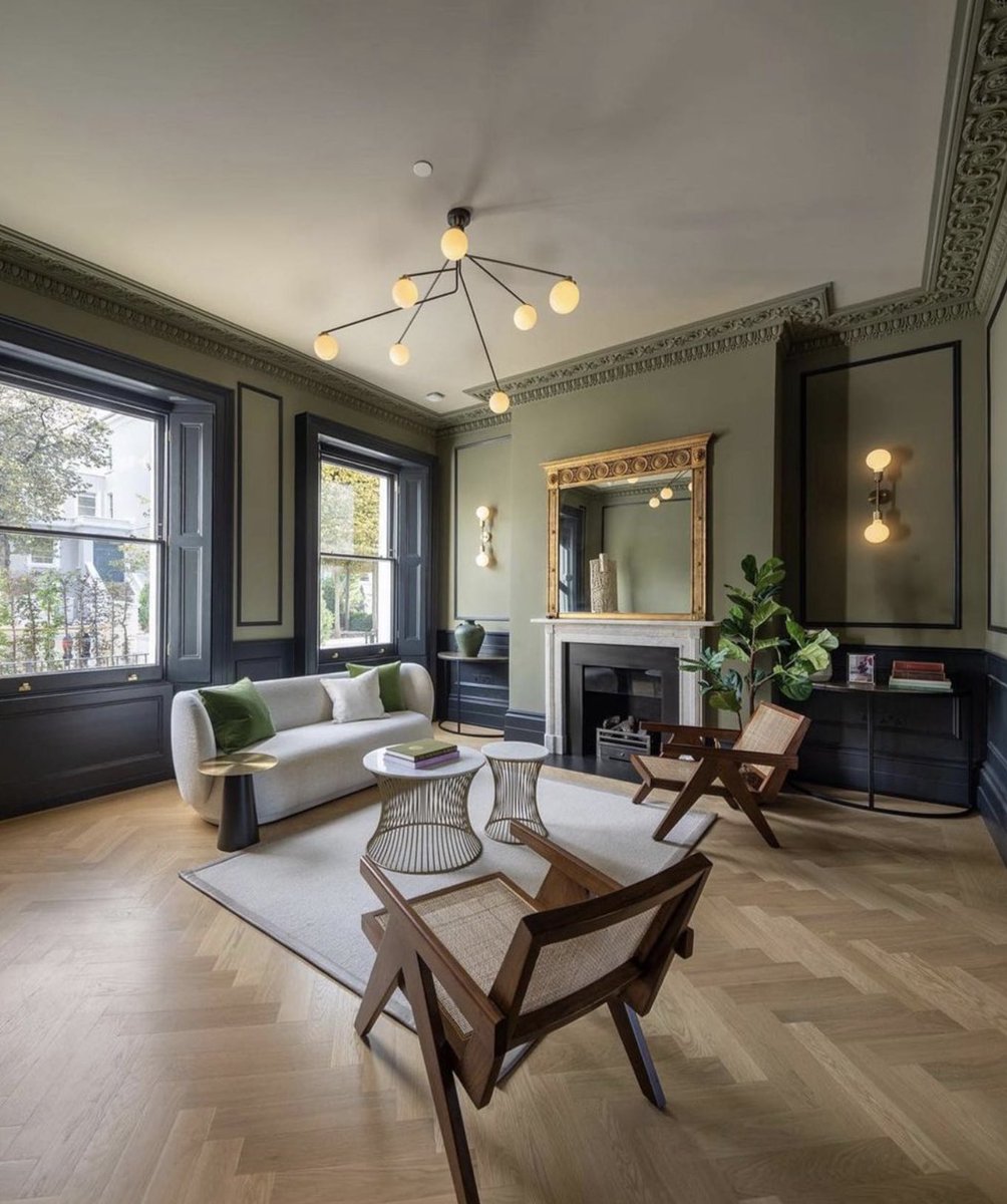 A beautiful green reception room in London’s Notting Hill designed by GK Architects. The space features our Albany fireplace surround complimented by our Soho freestanding fire basket.

#chesneys #chesneysfireplace #fireplace #fireplacedesign #decor #interiordesign #homedecor