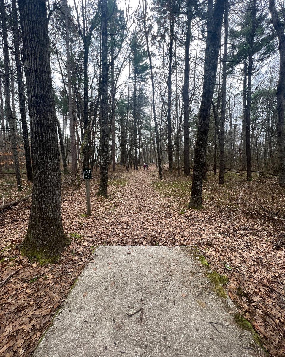 ZacO_Disc's tweet photo. I got to play!?
A very wooded right course where I played a solid Round 1 and injury made Round 2 rough 😬
New Legacy Bag feels great! Can’t wait to throw more and go to the next Disc Golf Thread’s event.
#legacydiscs #greatlakesdisc #teamacen1 #crew42 #discgolfthreads #kaces https://t.co/8eaHM5OyKp