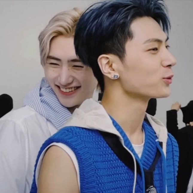penofgene's tweet photo. nagcomeback na sa au community ang jonghani couple! pero paano mo masasabing lalayag na ulit kung hindi na nagrereply si hani kay jong? 😓

#jayhoon few tweets of their peak domestic life AU! https://t.co/HjpeP5fwiA