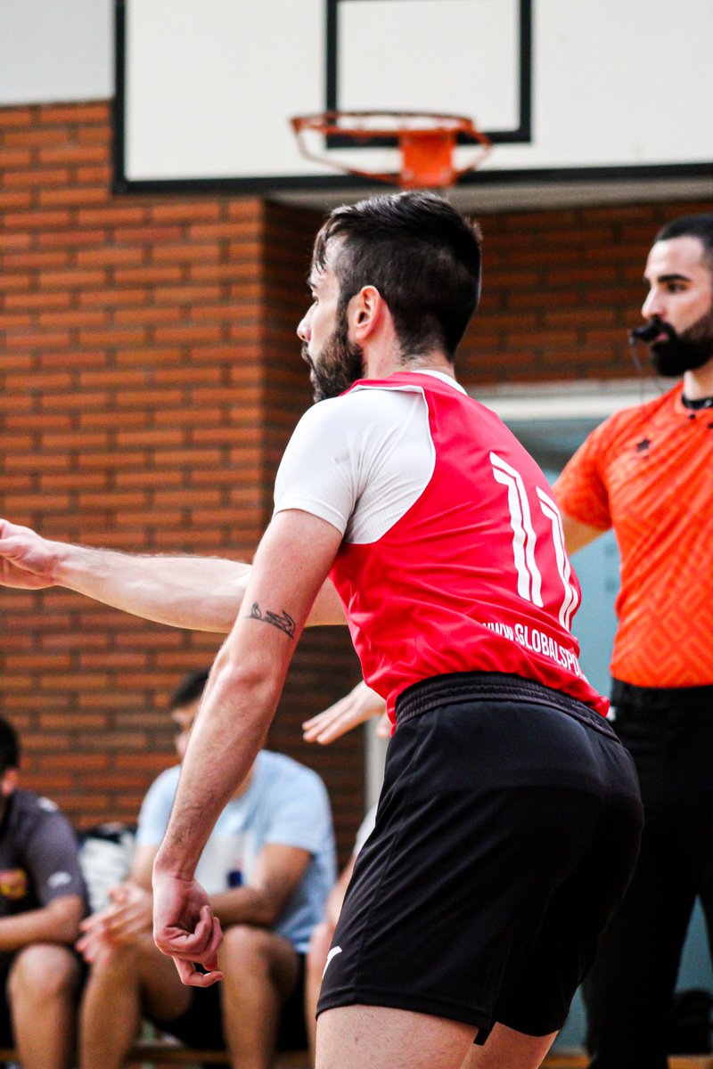 eduuusanchez11's tweet photo. Una temporada más que se acaba y como he vuelto a disfrutar este año del baloncesto. Volveremos🫡🏀 @CBSigloXXI https://t.co/zioAqFxYsK