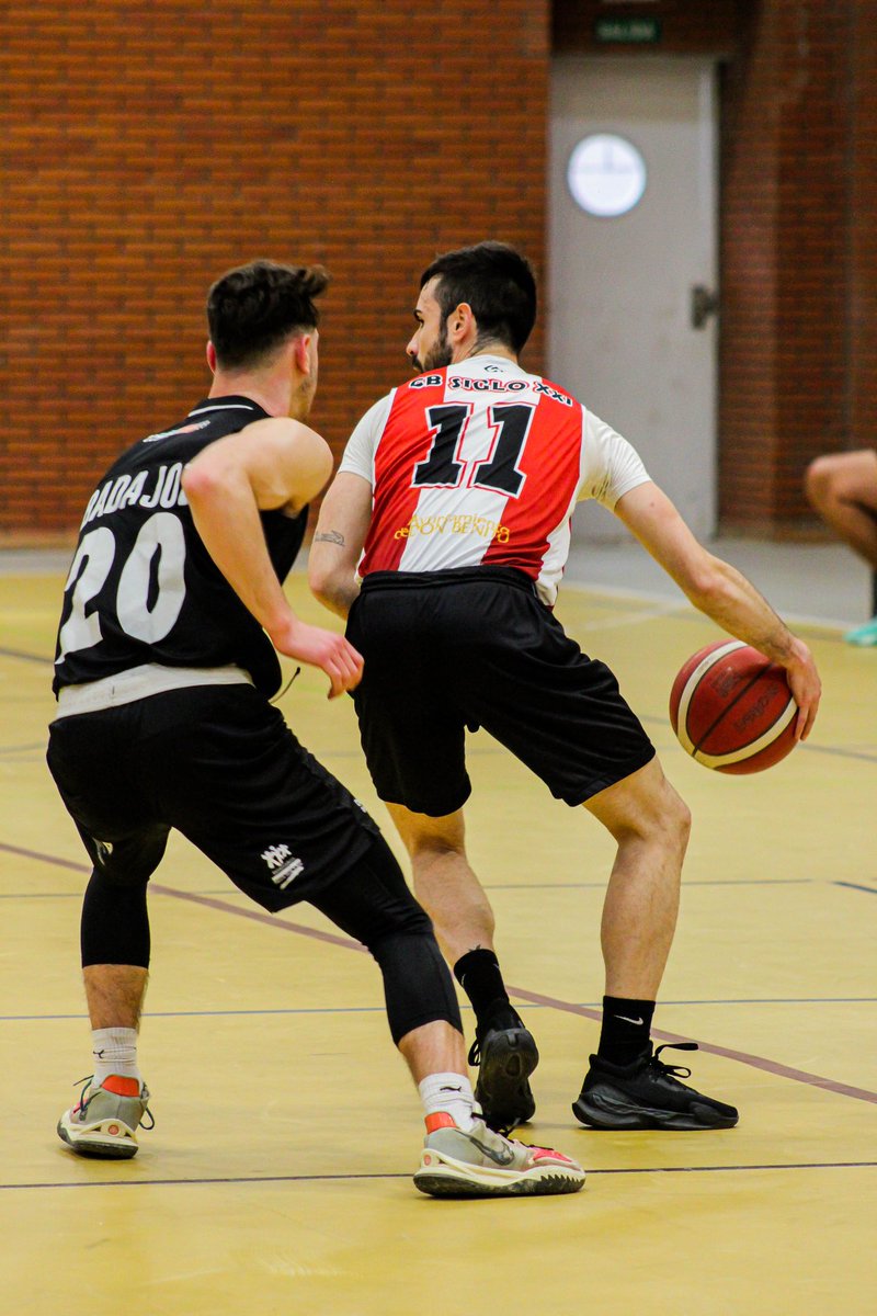 eduuusanchez11's tweet photo. Una temporada más que se acaba y como he vuelto a disfrutar este año del baloncesto. Volveremos🫡🏀 @CBSigloXXI https://t.co/zioAqFxYsK