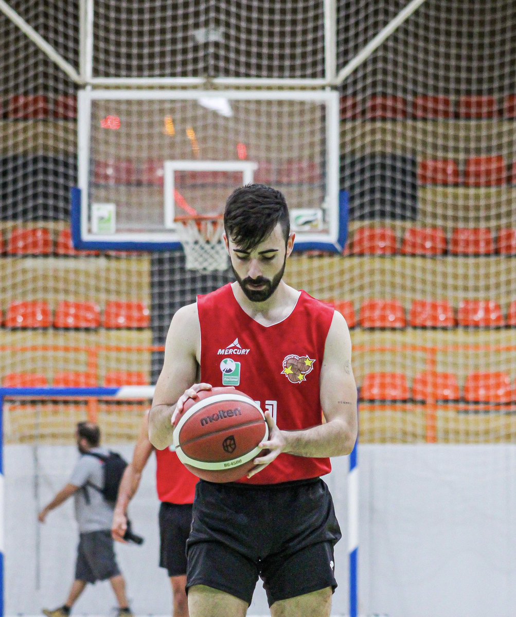 eduuusanchez11's tweet photo. Una temporada más que se acaba y como he vuelto a disfrutar este año del baloncesto. Volveremos🫡🏀 @CBSigloXXI https://t.co/zioAqFxYsK