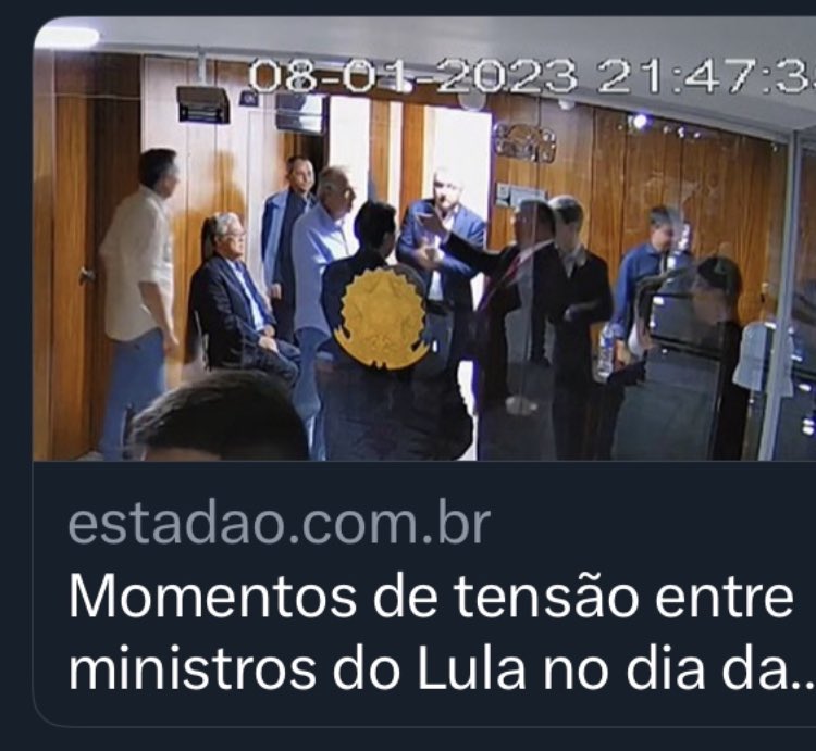 patyfantinati's tweet photo. Peraí Dino Múcio e G Dias juntos no palácio do Alborada? Mas o Flavio Dino não disse que não estava lá 😏 https://t.co/KydkLHK6Ti