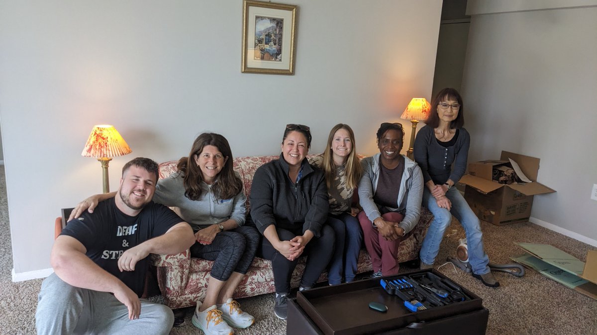HNB_US's tweet photo. Shout out to Lauren, Levan, Paula and Acacia who helped set up an apartment for an Afghan family of three on a nice sunny day! Special thanks to Lauren and Levan for showing up to round out the creating a welcoming home for the family.  #homesnotborders #refugees #refugeeswelcome https://t.co/aiAFdmnlHB