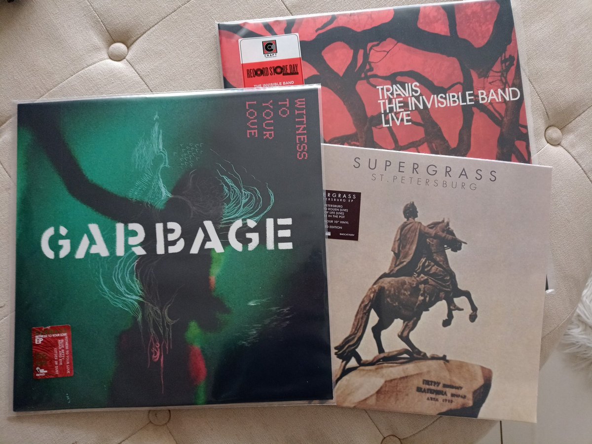 britbomber's tweet photo. Thanks @MusicZoneDV for making my record store day wishes come true one more year!
#RSD2023 #RecordStoreDay
@garbage @TravisBand @SupergrassHQ https://t.co/AtwkXJFw2K