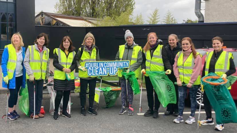 @Clonsilla Tidy Towns and @siobhanshovlin did a phenomenal job during their #DublinCommunityCleanup event where they worked hard to #KeepDublinBeautiful   with @Fingalcoco! Fantastic work to everyone involved 👏 

#SDGsIrl #NationalSpringClean #SpringClean23 #Dublin
