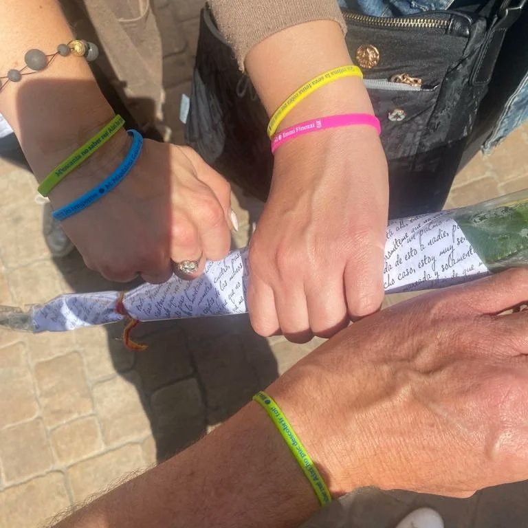 ElPi_Manacor's tweet photo. 🟢🌹 Avui els nostres companys del Pi de Manacor han gaudit del dia de Sant Jordi visitant la fira del llibre de Manacor.

#PersonesComTu 
#SantJordi https://t.co/cdKhocA4Uj