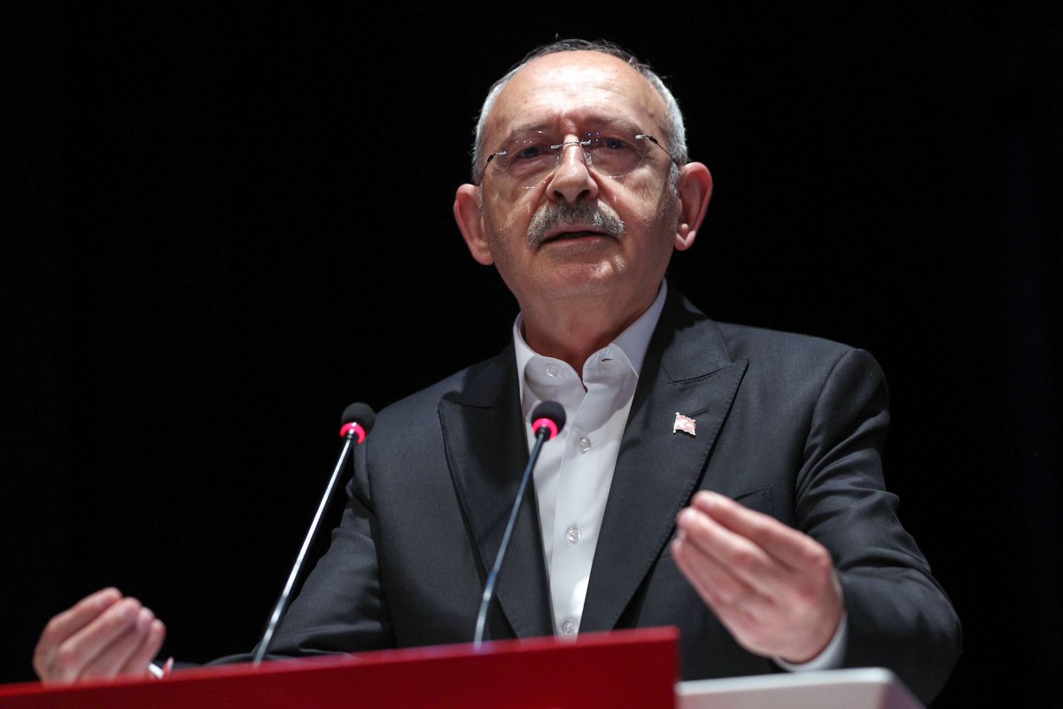 Kemal Kılıçdaroğlu:

🔺 Kızılay'ın kan ve çadır satmayacak
🔺 Cumhurbaşkanı özgürce eleştirilebilecek
🔺 Çankaya Köşk'ü tüm Türkiye'nin evi olacak
🔺 Emeklilerin hesabına 15.000 TL ikramiye yatırılacak
🔺 100 bin öğretmen atacak
🔺 Köy okulları yeniden açılacak
🔺 5'li çetelerin