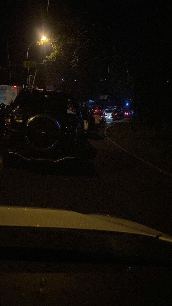 fatwalmaliek's tweet photo. @PRFMnews jl cagak nagrek arah garut udah gak maju2 stengah jam. Aya naon min? https://t.co/NR9NrvDTSI