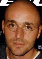 IRT_DELTA's tweet photo. #EvertHingst was een jurist en fiscalist Hij was tot 1 juli 2005 strafrechtadvocaat in #Amsterdam en werd meer dan eens gearresteerd op verdenking van medewerking aan witwaspraktijken Stond in oa contact met #MinkKok #StanleyHillis #JohnMieremet
Geliquideerd 31-10-2005 https://t.co/swW23oC8Ry