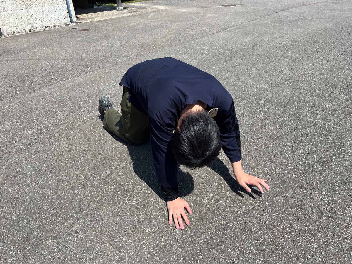 webminako's tweet photo. @ebikamagame 子どもたちの体力についていけなかったかにかま🦀 https://t.co/j32KRaHKJC