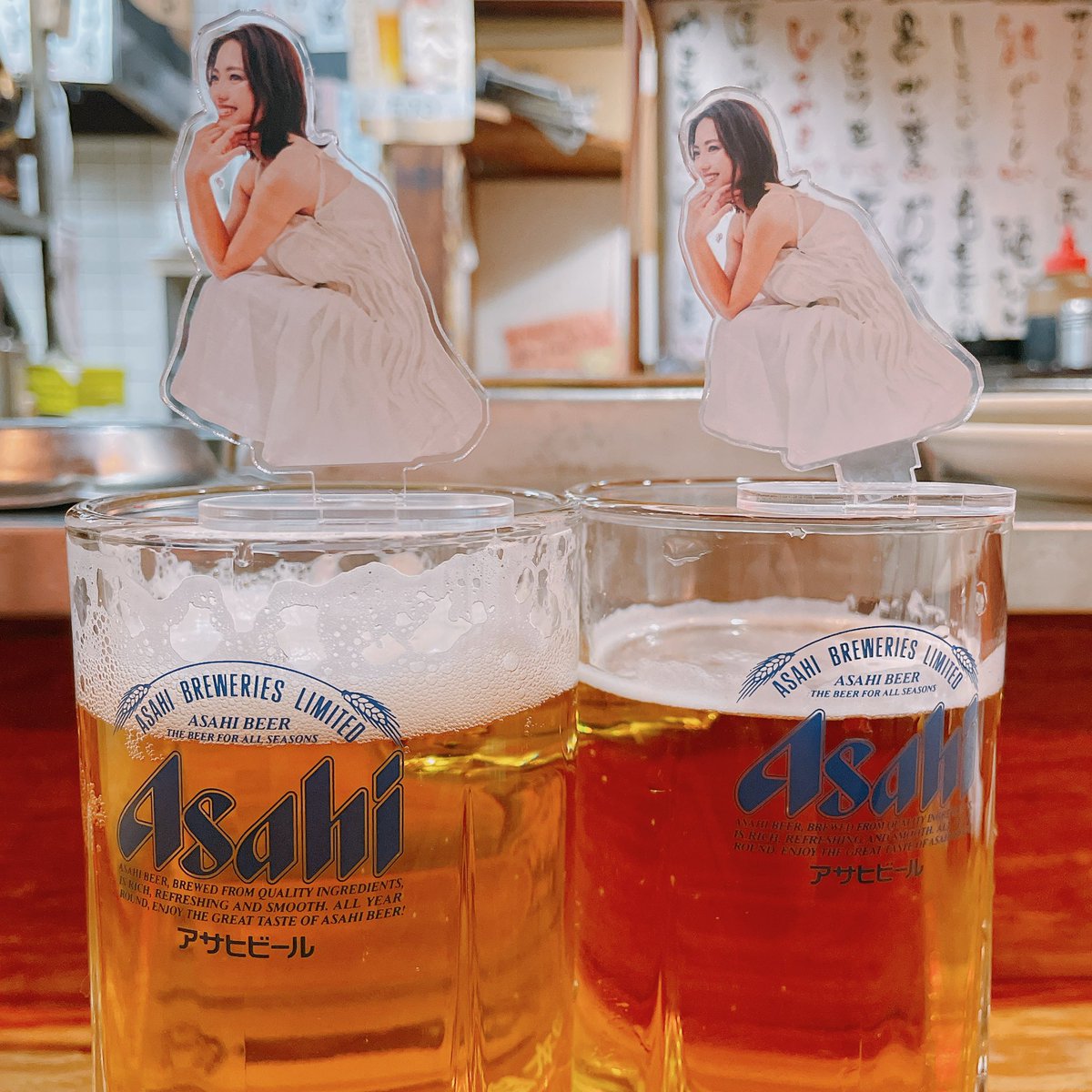 siho_96's tweet photo. @fujikosoyumi さん
今日は楽しい時間をありがとう😆
くにちゃんさんと飲んでいる😂
優美ちゃんとかんぱい😂😂😂😂😂
ゆっくり休んでねー😉 https://t.co/8qD2l2nOtW