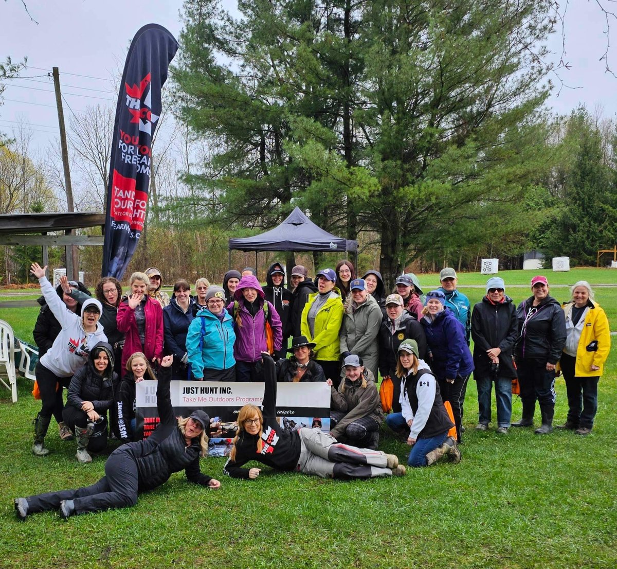 TWilsonOttawa's tweet photo. The rain couldn’t damped our spirits!! Another successful #LadiesRangeDay with @amandalynmayhew 🇨🇦❤️ watch for it on an episode of #ThatHuntingGirl on @SPORTSMANchnl 📺 cameo from @AlexRuff17 #BruceGreyOwenSound
#GirlsWithGuns #SafeFunFriends #TeamCCFR #WomensProgram https://t.co/6VaB5T9MPn