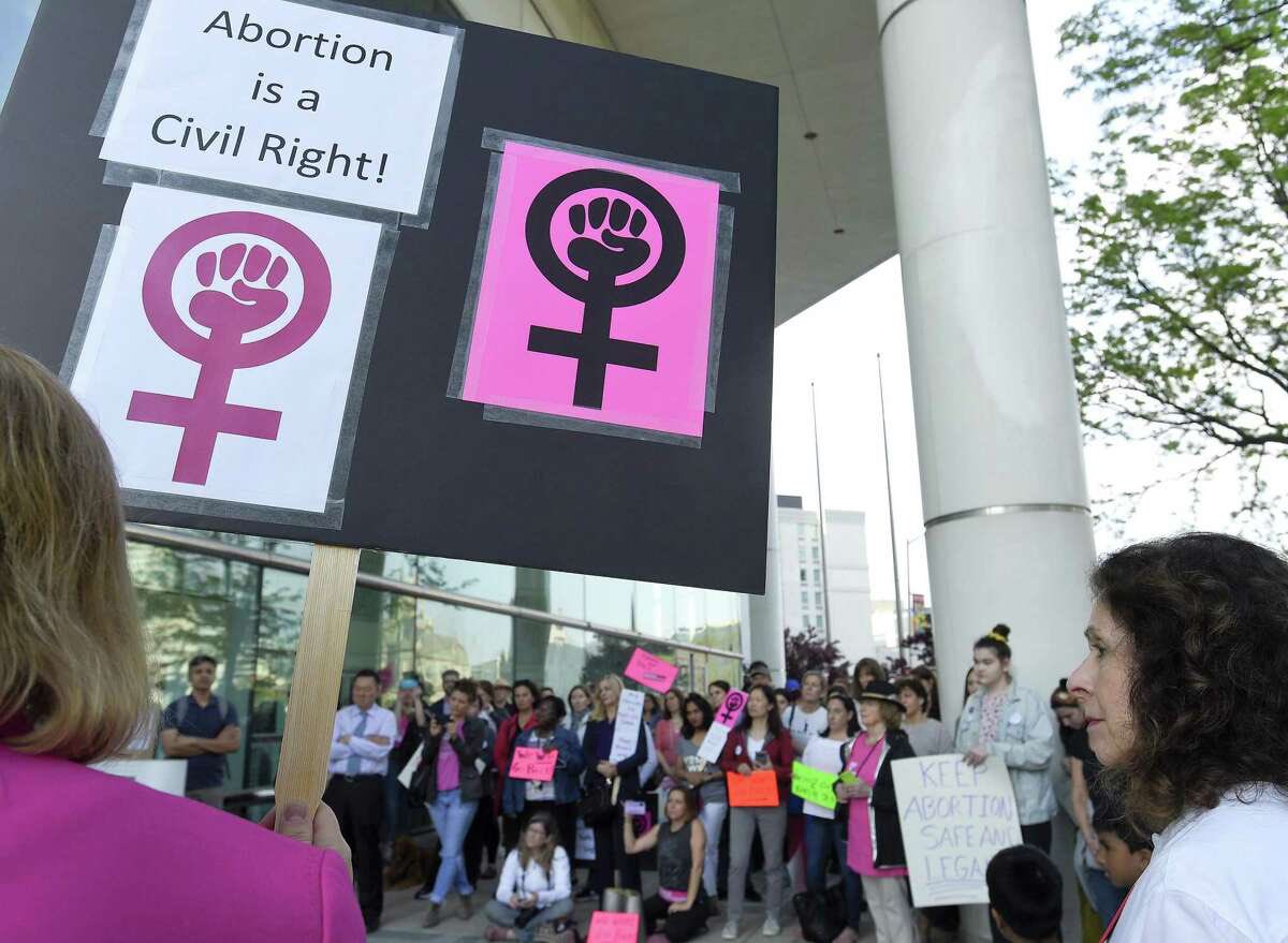 PinkWaveAction's tweet image. BREAKING: #SCOTUS retains access to abortion drug, for now. Help people access abortion funds ASAP! eepurl.com/ipExCs #AbortionAccess #AbortionFunds #FundAbortion #savethepill  @REACHfundCT @AbortionFunds @Abortion_Finder #Mifepristone