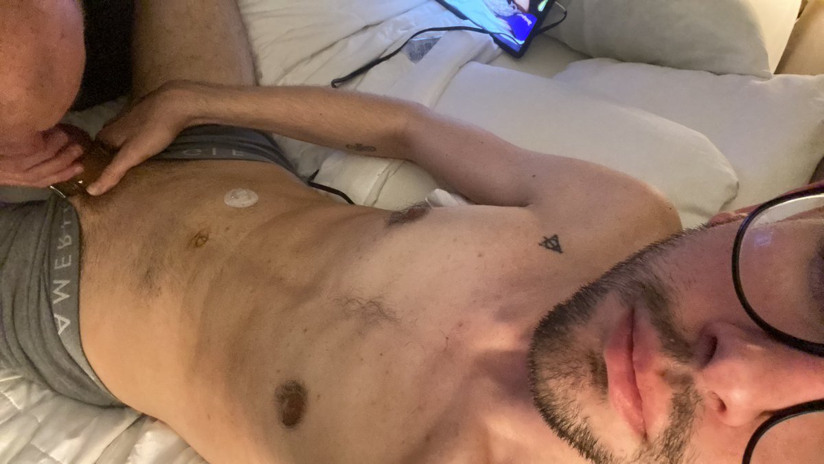 HungPS910's tweet photo. High as a kite rn, getting some bomb head from a hot daddy. I’m definitely filling him up soon 😈 who wants a video of me breeding his hot hole? #bareback #gaysex #daddy #rawislaw https://t.co/4ANYKdnL2p