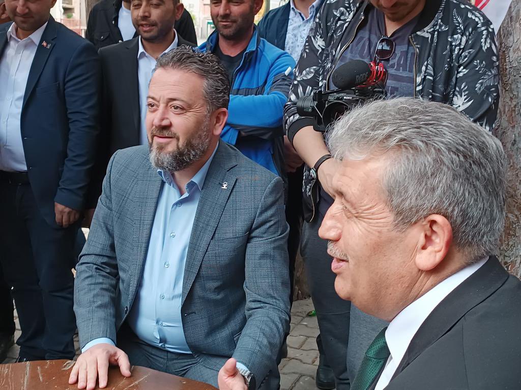Ozsoy_sb's tweet photo. Yemliha Mahallemizde bizleri yoğun bir ilgiyle karşılayan hemşehrilerimize teşekkür ediyorum. 14 Mayıs’ta Yemliha kararını verdi, sandıkların rengi Ak olacak inşallah.
#türkiyeyüzyılı @akpartikayserii @akkocasinan38 @SelcukMelekogl1 https://t.co/cUbKE24fp5
