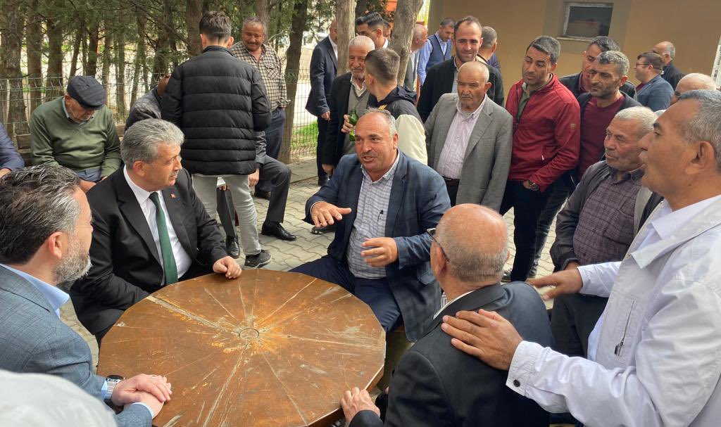 Ozsoy_sb's tweet photo. Yemliha Mahallemizde bizleri yoğun bir ilgiyle karşılayan hemşehrilerimize teşekkür ediyorum. 14 Mayıs’ta Yemliha kararını verdi, sandıkların rengi Ak olacak inşallah.
#türkiyeyüzyılı @akpartikayserii @akkocasinan38 @SelcukMelekogl1 https://t.co/cUbKE24fp5