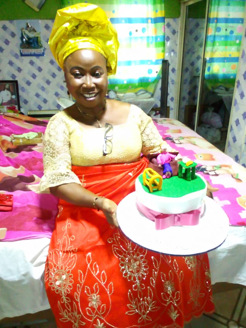 GodonMic's tweet photo. FORGET @twitter!!! My mother is currently trending on our #WhatsApp status timeline
😂🤩

It's your birthday Mama, let your joys be full. And your many years be gracious and blessed. In Jesus' name. Amen
#Mothersarethebest https://t.co/KyuiUlKntO