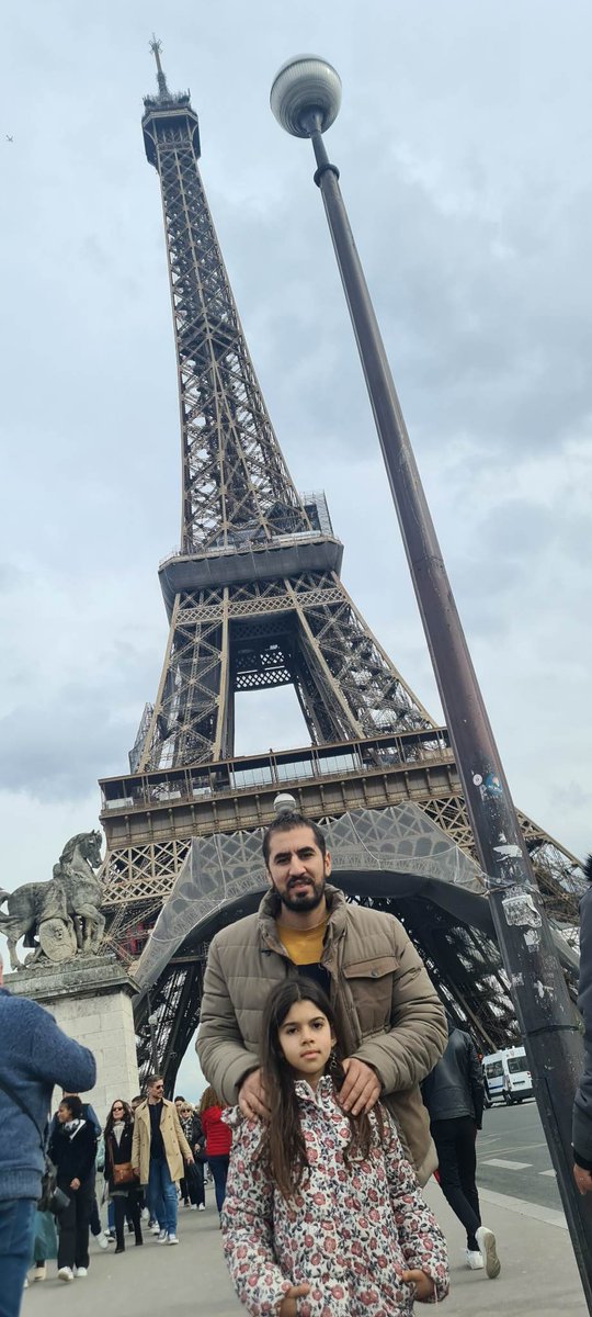 labidisameh's tweet photo. أنا وخالو...ياسمونة جمعت المال لتعطيه هدية العيد ...عوض أن تنتظر أن يعطيها...كريمة جدا...حبيبتي الغالية https://t.co/4lGVMq6ymo