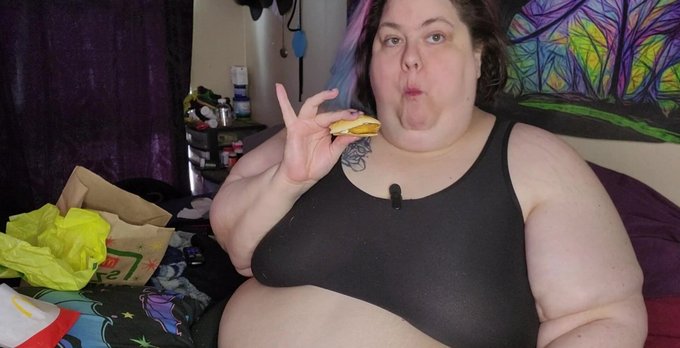 💯New video: watch now! 😍  💘Obnoxious chewing and smacking my lips, burping and bag/wrapper crinkling<a href="/tag/ssbbw"class="tags"><span>#ssbbw</span></a><a href="/tag/coloredhair"class="tags"><span>#coloredhair</span></a><a href="/tag/amateur"class="tags"><span>#amateur</span></a><a href="/tag/bellyfetish"class="tags"><span>#bellyfetish</span></a><a href="/tag/asmr"class="tags"><span>#asmr</span></a>